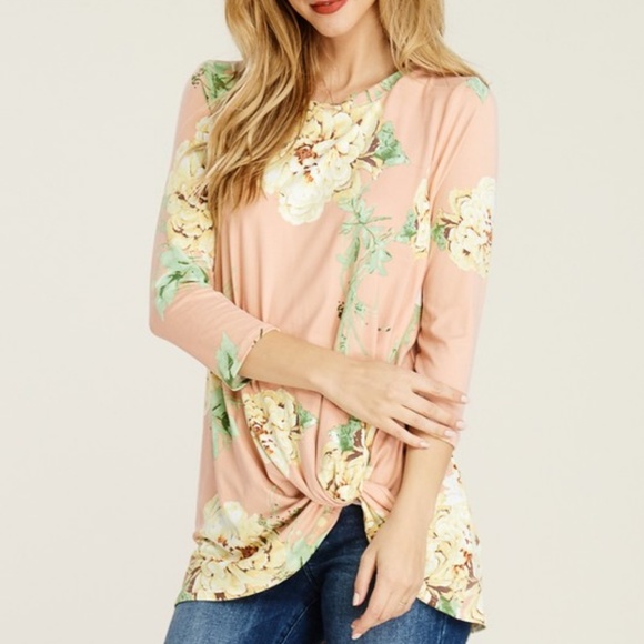 Blush Floral Knot Top - Picture 4 of 6